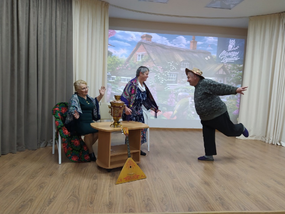 Встреча старшего поколения села Ваньки с вокально-хоровым коллективом "Россиянка". 