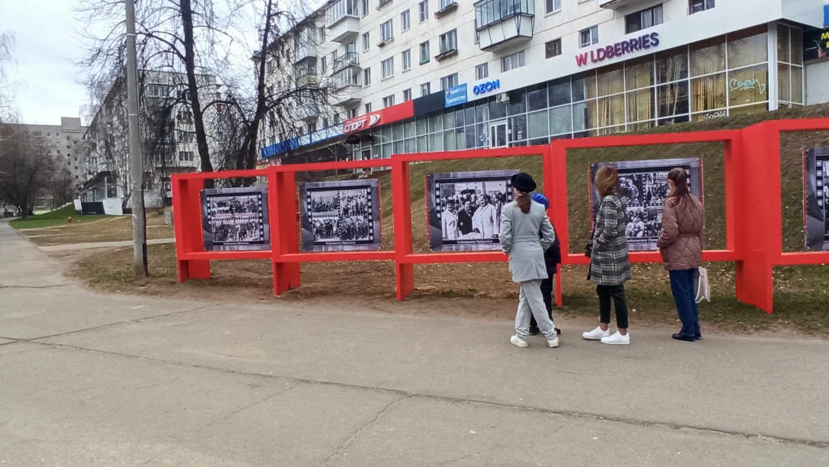 В   2022 году более 1 000 гостей и жителей Чайковского городского округа посетили фотовыставку «Хроника Первомая». 0+